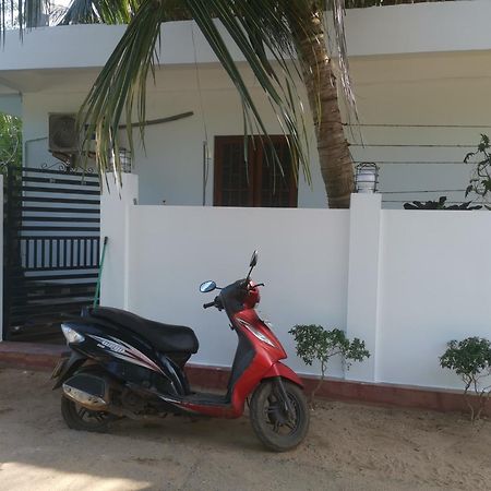 Surf Reef Beach Trincomalee Exteriér fotografie