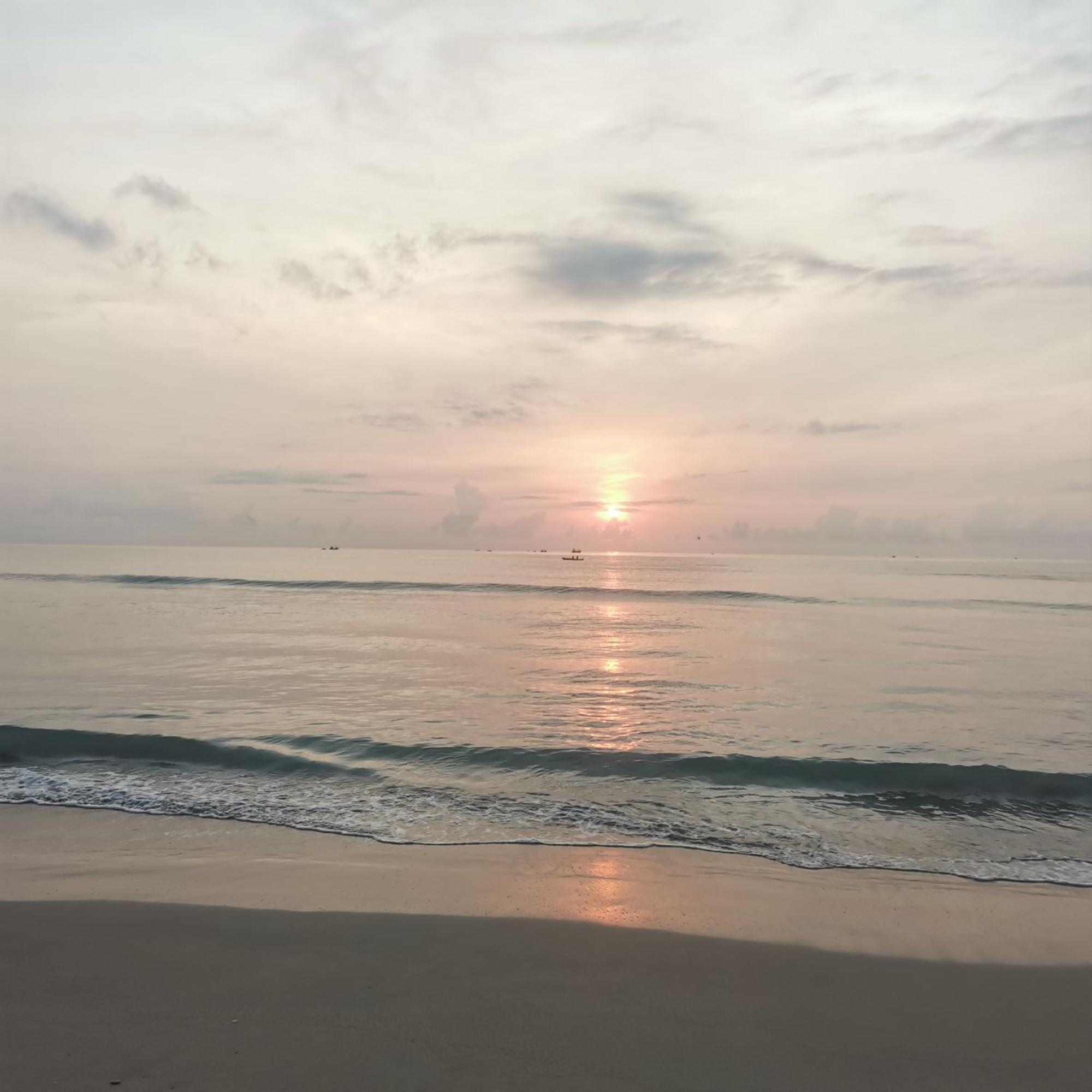 Surf Reef Beach Trincomalee Exteriér fotografie